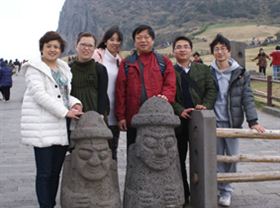 飛龍醫(yī)療優(yōu)秀員工于韓國濟(jì)州島合影