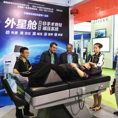 外國人體驗(yàn)中國外星艙 外國人體驗(yàn)中國外星艙