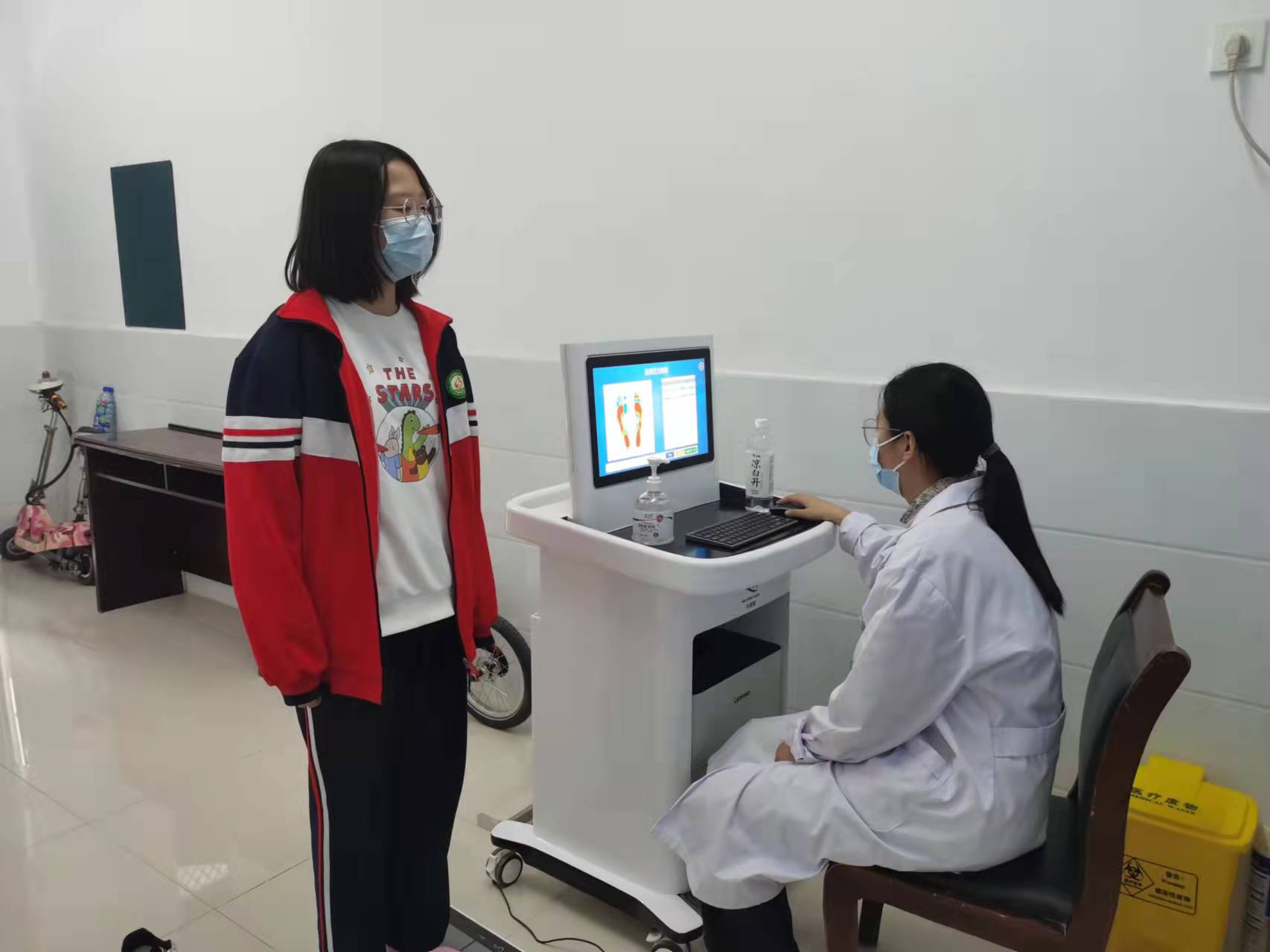 脊柱側(cè)彎篩查 脊柱側(cè)彎篩查