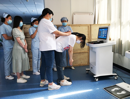 脊柱側彎篩查 脊柱側彎篩查