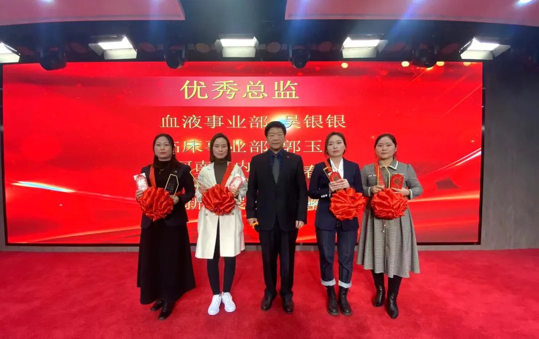 飛龍醫(yī)療優(yōu)秀總監(jiān) 飛龍醫(yī)療優(yōu)秀總監(jiān)